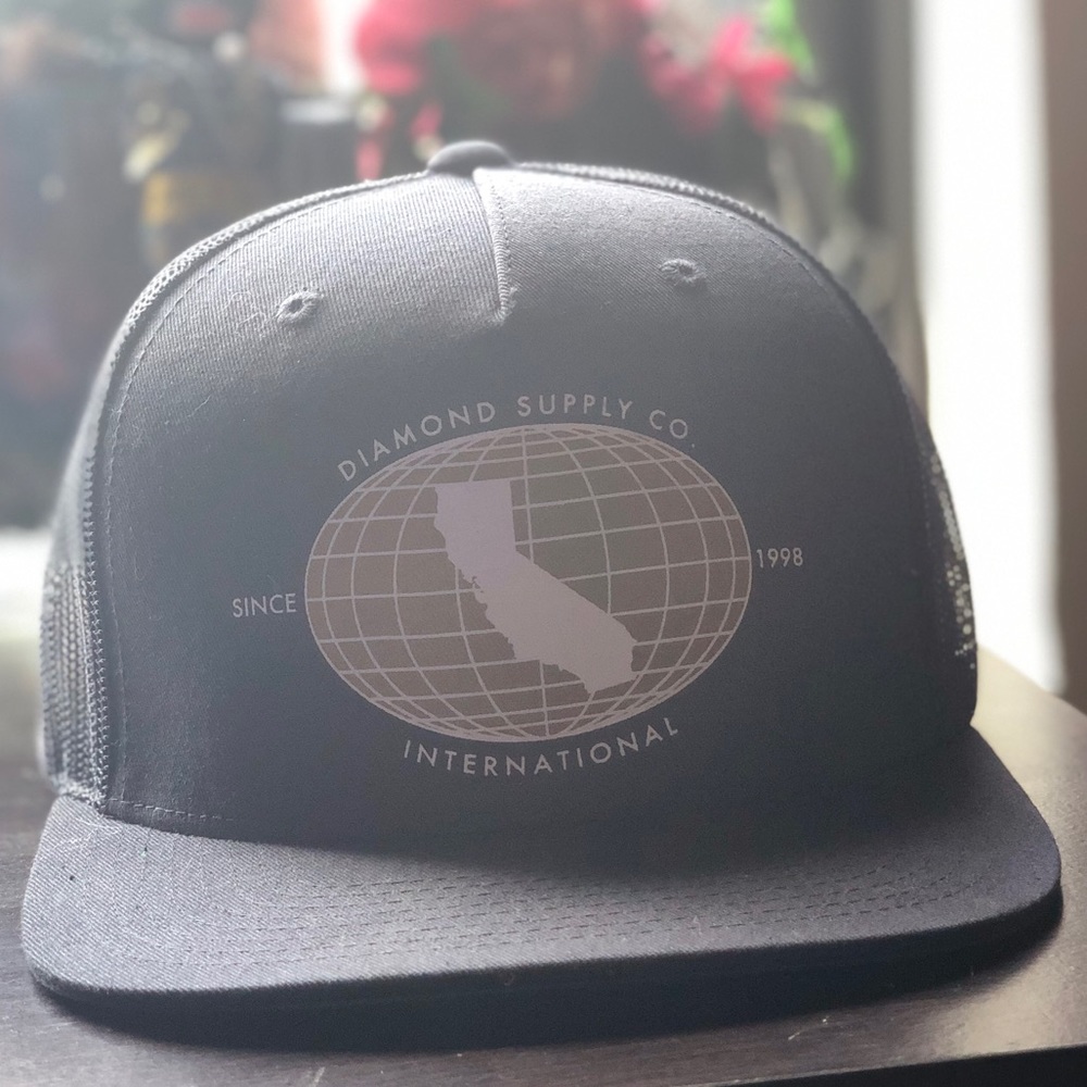 NEW NEVER WORN Diamond Supply Co. Snapback